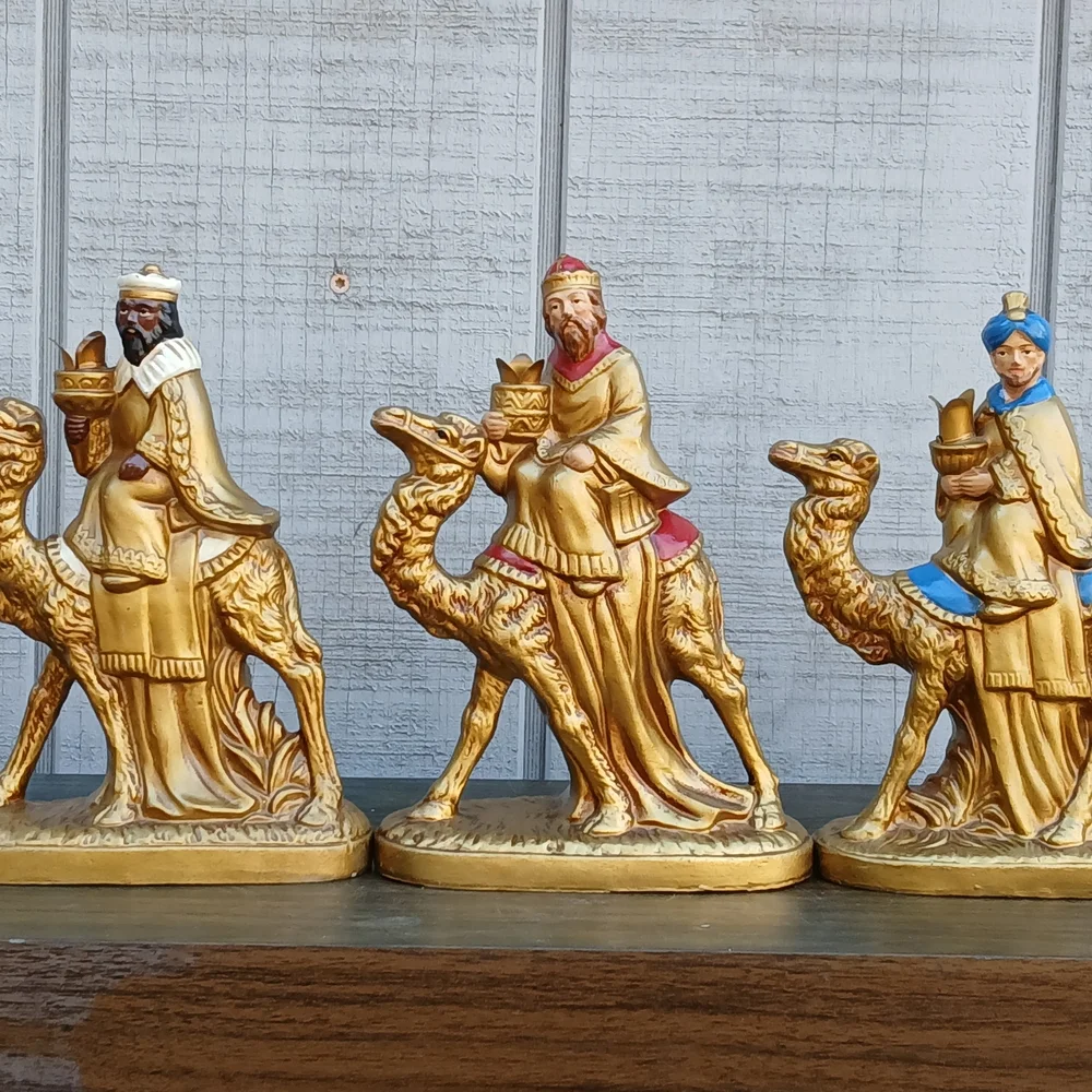 Gold and Blue Three Kings Candleholders Figurines - Picture 2 of 16